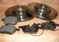 Brzdové kotúče + platničky predná náprava VW Passat