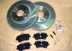 Brzdná sada s Brembo kotúčmi Mercedes W203 S203 predná náprava