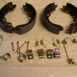 Brzdové čeľustia so sadou pružín Mazda 323 BJ zadná náprava bubny