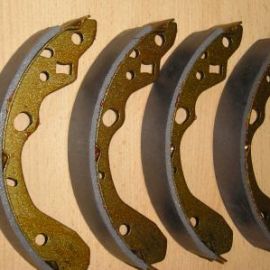 Brzdové čeľustia Mazda 323 BJ pre bubnovú brzdu zadná náprava