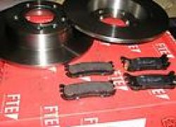 Brzdná sada zadná Mazda 323 od r.v.: 93-98 5-dierové kotúče