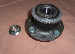 Ložisko kolesa s nábojom zadné Mazda 323 BG s ABS