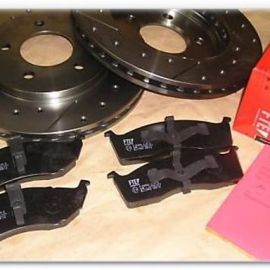 Brzdná sada predná náprava "dierované kotúče" Chrysler Voyager GS 96-