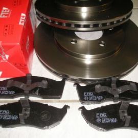 Brzdové kotúče + platničky predné Chrysler Voyager GS od r.v. 1996