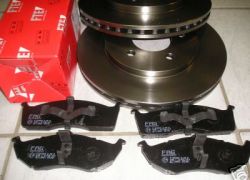 Brzdové kotúče + platničky predné Chrysler Voyager GS od r.v. 1996