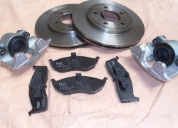 Brzdná sada absolútne kompletná predná náprava Chrysler Voyager od 96