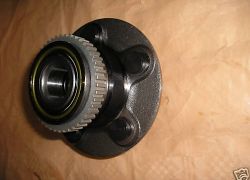 Ložisko kolesa zadná náprava Chrysler PT Cruiser