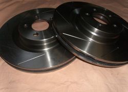 Brzdové kotúče predné so zárezmi Chrysler 300C SRT8 6,1 ltr.