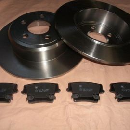 Brzdové kotúče zadné nevetrané + platničky zadné Chrysler 300C