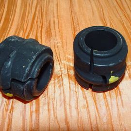 2x gumové uloženie stabilizátora predné Chrysler 300C