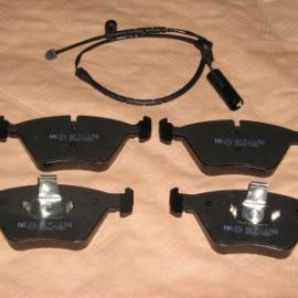 Brzdové platničky predné so snímačom BMW E46 330er a 4WD modely
