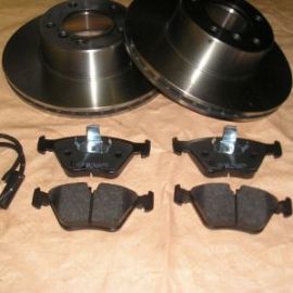 Brzdové kotúče + platničky predné BMW E38 725 tds-735i