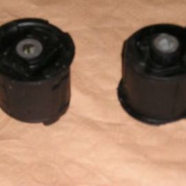 2x uloženie zadná náprava - všetky BMW E38