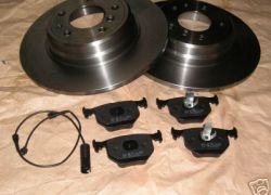 2x Brzdové kotúče + 1 sada brzdové platničky + snímač opotrebenia, BMW E31 zadná náprava
