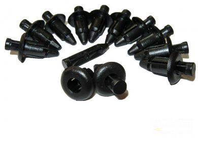 Spony na plasty štvorkoliek M6 C85, 1ks