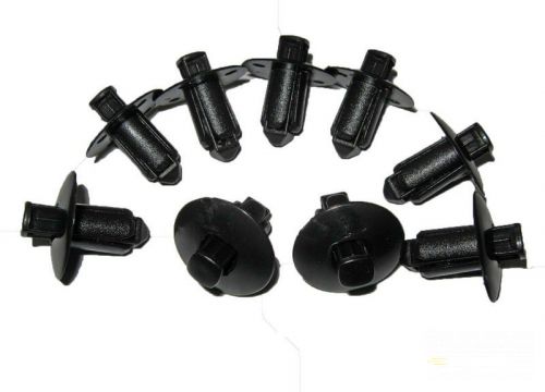 Spony na plasty štvorkoliek M8 C118, 1ks