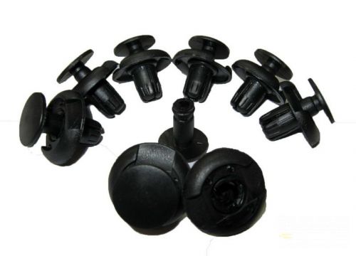 Spony na plasty štvorkoliek M8 C623, 1ks