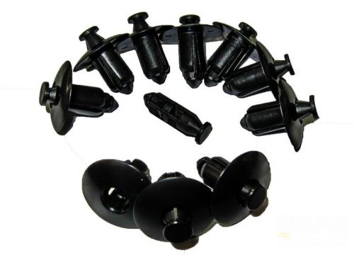 Spony na plasty štvorkoliek M8 C869, 1ks