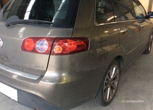 02_UY76605_d6ea93d9e54d271d2dadb801969af87c