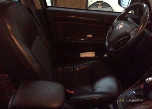 UY76605_07d3b20f8d4af62db5f40fdf59c2c288