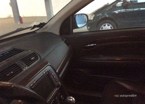 UY76605_b627713ef2976c7009fbb5bcb9c62466