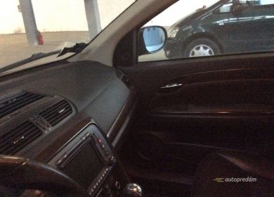 UY76605_b627713ef2976c7009fbb5bcb9c62466