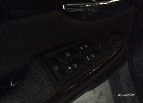 UY76605_ee226ee4c823fb62487d03f0504a4cc4