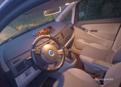 foto- fiat vnútro predok