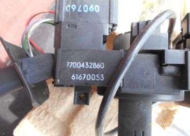 Páčky smeroviek na Renault Clio II. r. 2002