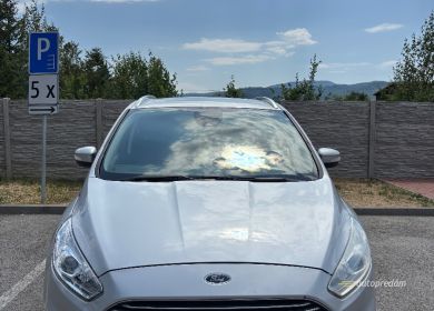 Ponúkam na predaj Ford S-max, 7-miestna verzia vo výbave Titanium