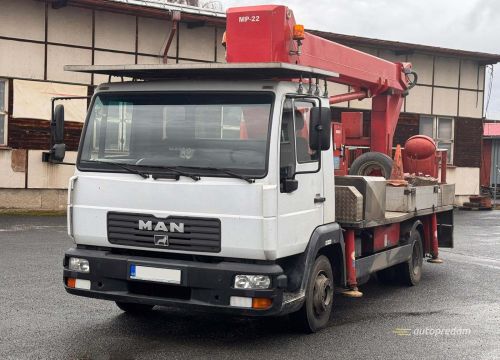 MAN 8.163 LC 4X2 / 2001 / 151 700 km